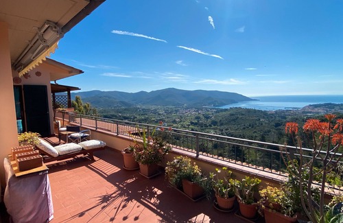 San Piero in Campo House | Holiday Home 'Bellavista' with Sea View, Private Terrace and Air Conditioning
