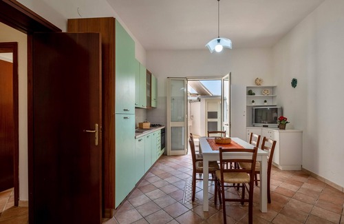 Torre dell'Orso House | Holiday Home "Kalocéri" close to the Beach with Terrace & Outdoor Shower
