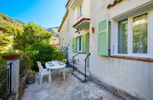 Luceram House | Holiday Home 'Jolie Maison' with Wi-Fi