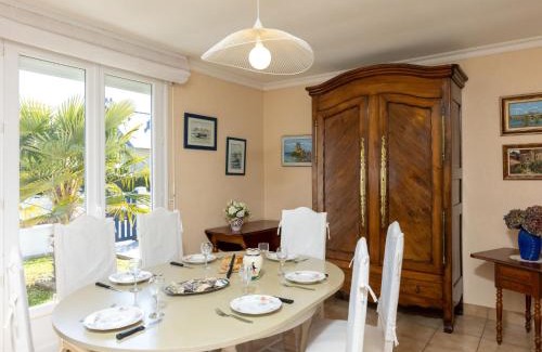 Saint-Coulomb House | Holiday Home Karome by Interhome