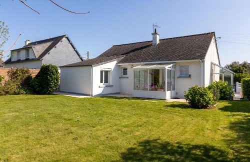 Saint-Coulomb House | Holiday Home Karome by Interhome