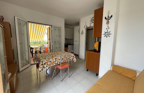 Ragusa House | Holiday Home "Kastalia - La Relax" with Sea View, Shared Pool & Wi-Fi