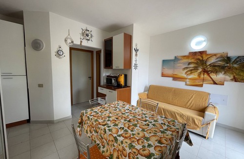 Ragusa House | Holiday Home "Kastalia - La Relax" with Sea View, Shared Pool & Wi-Fi
