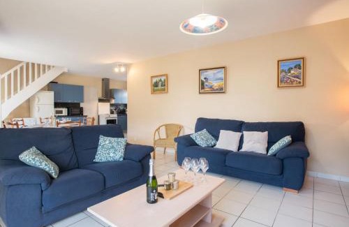 La Trinite-sur-Mer House | Holiday Home Kerdual by Interhome
