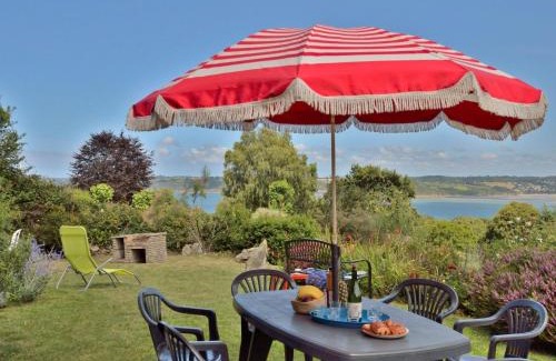 Plestin-les-Greves House | Holiday Home Ker Norge by Interhome