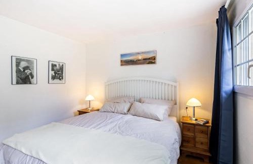 Plounevez-Lochrist House | Holiday Home Ker Maeziou by Interhome