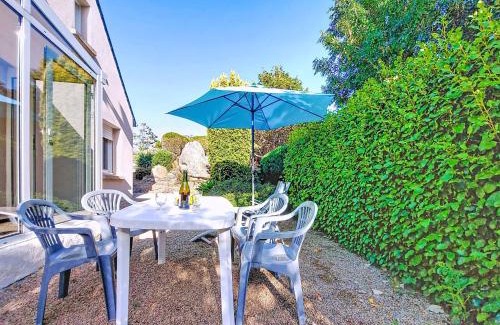 Pleumeur-Bodou House | Holiday Home Kerguntuil by Interhome