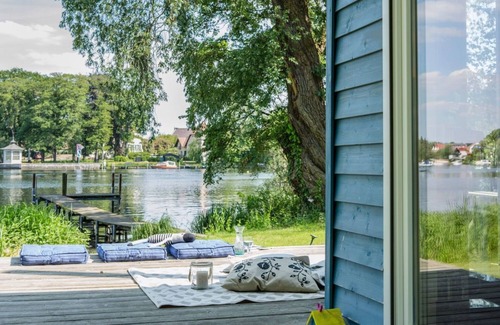 Ferch House | Holiday Home 'Klein Seeland' with Lake View, Private Terrace and Wi-Fi