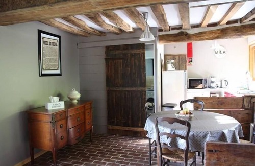 Marais-Vernier House | holiday home "L'Etable d'Emile