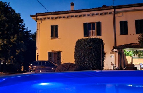 Borgo a Buggiano House | Holiday Home 'La Tana Di Ulisse' with Shared Pool, Shared Garden and Wi-Fi