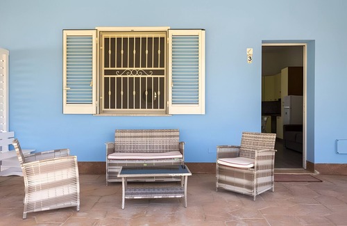 Mazara del Vallo Apartment | Holiday Home 'La Perla Di Mare - Ambra' with Shared Pool, Wi-Fi and Air Conditioning