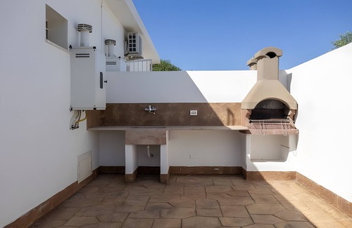 Mazara del Vallo Apartment | Holiday Home 'La Perla Di Mare - Giada' with Shared Pool, Wi-Fi and Air Conditioning