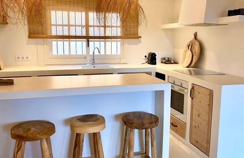 Benimeit House | Holiday Home 'La Bohéme' with Sea View, Shared Pool and Wi-Fi