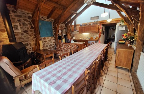 Prevencheres House | Holiday Home 'La Butinerie' with Mountain View, Shared Terrace and Wi-Fi