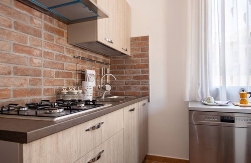 Castelvetrano House | Holiday Home La Casa di Arianna with Garden, A/C & Wi-Fi