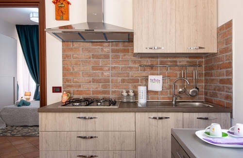 Castelvetrano House | Holiday Home La Casa di Arianna with Garden, A/C & Wi-Fi