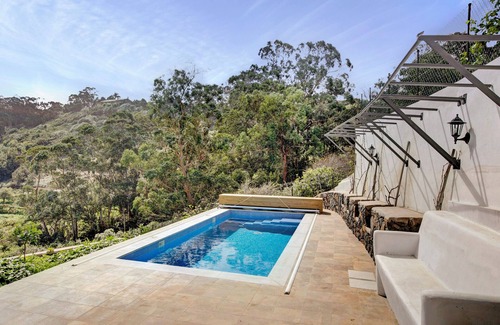Tegueste House | Holiday Home "La Escalincha" with Mountain View, Shared Pool & Wi-Fi