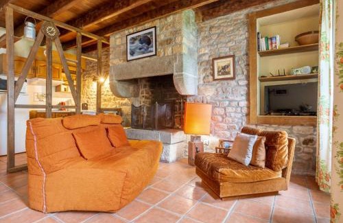 Sartilly-Baie-Bocage House | Holiday Home La Haute Gilberdière-1 by Interhome