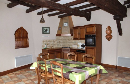 Baguer-Pican House | Holiday Home 'La Maison Bienvenüe' with Private Garden and Wi-Fi