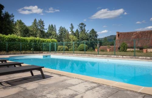 La Tagniere House | Holiday Home La Maison du Chateau by Interhome