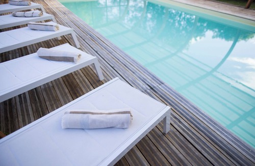 Martin House | Holiday Home 'La Maison Charlélie' with Shared Pool, Wi-Fi and Air Conditioning