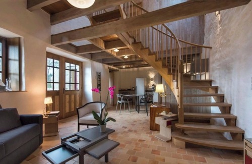 Commana House | Holiday Home 'La Petite Maison - Piscine - Spa' with Shared Pool, Private Terrace and Wi-Fi