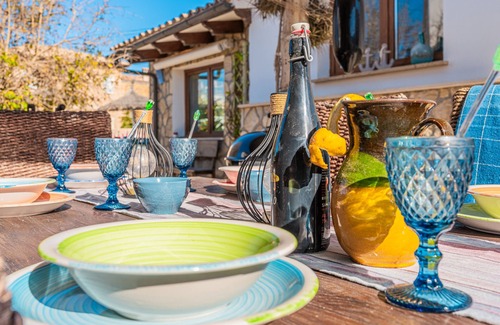 Badia Gran House | Holiday Home 'La Playita' with Sea View, Pool, Garden & Wi-Fi