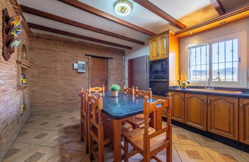 Pujaire House | Holiday Home 'La Tierra' with Private Terrace