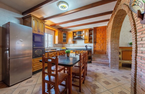 Pujaire House | Holiday Home 'La Tierra' with Private Terrace