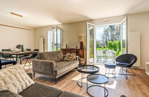 Baden House | Holiday Home La Tour Bourgerel avec piscine by Interhome