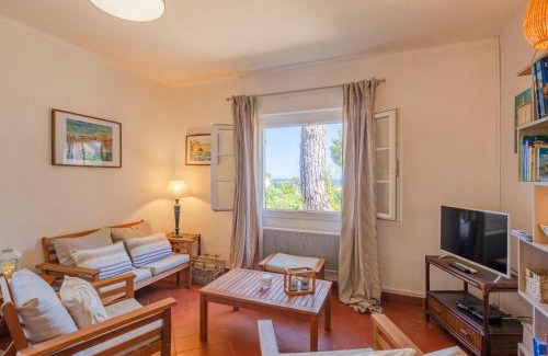 Plage de la Garonnette House | Holiday Home La Treille by Interhome