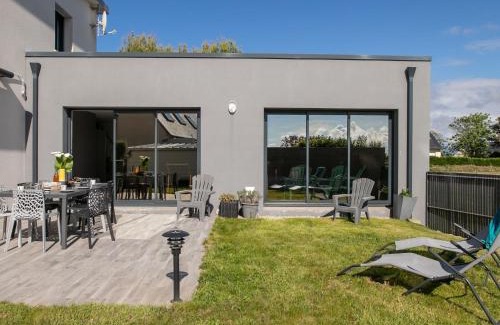 Sibiril House | Holiday Home La Villa du Pêcheur by Interhome