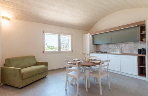 Latiano House | Holiday Home 'Lamia Flora' with Private Pool, Wi-Fi and Air Conditioning