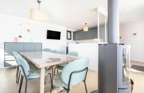 Penmarch House | Holiday Home 'Lande - 180m from the Beach' with Private Terrace, Private Garden and Wi-Fi