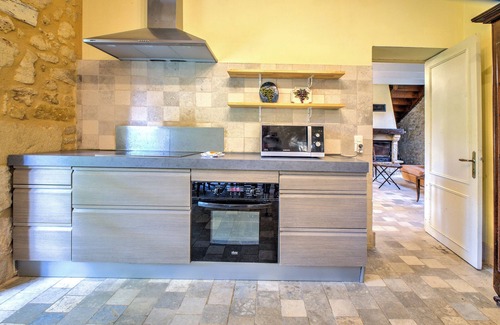 Domme House | Holiday Home 'Le Bel Prat' with Private Pool, Private Terrace and Wi-Fi