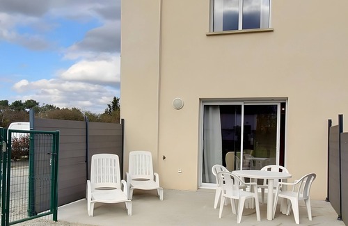 Neant-sur-Yvel House | Holiday Home “Le Gîte de Marguerite” with Wi-Fi