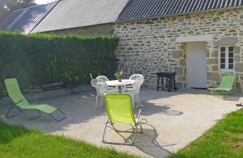 Plouneour-Trez House | Holiday Home Le Manoir by Interhome