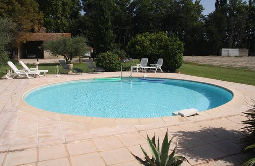 Avignon House | Holiday Home 'Le Mas Des Fleurs' with Private Pool, Private Terrace and Wi-Fi
