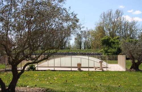 Avignon House | Holiday Home 'Le Mas Des Fleurs' with Private Pool, Private Terrace and Wi-Fi