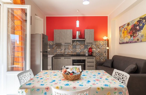 Porticello House | Holiday Home 'Leondoro - Pirandello' with Balcony & Wi-Fi