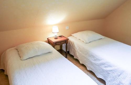 Salviac House | Holiday Home Les Chenes by Interhome