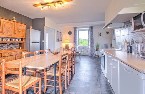 Archignac House | Holiday Home 'Les Crozes' with Private Pool, Private Terrace and Wi-Fi