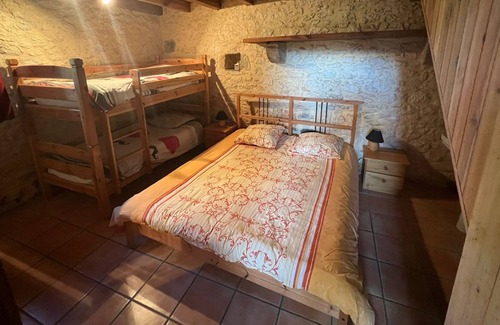 Monflanquin House | Holiday Home 'Les Figuiers De Monflanquin' with Pool, Terrace, Garden & Wi-Fi