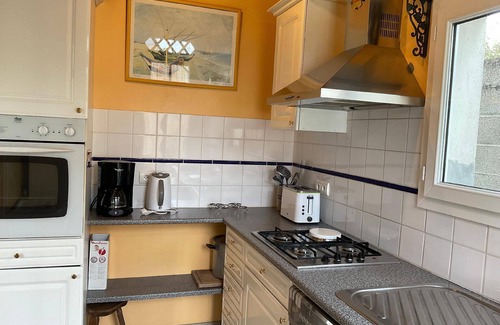 Jullouville-les-Pins House | Holiday home "Les flots bleus