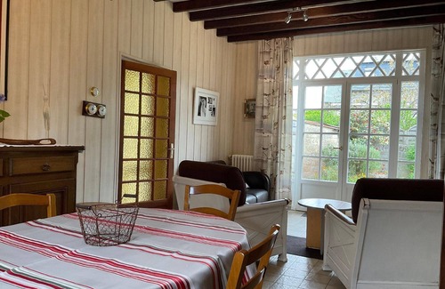 Jullouville-les-Pins House | Holiday home "Les flots bleus