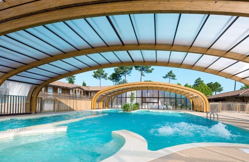 Parentis-en-Born House | Holiday Home Les Cottages du Lac M4 Premium by Interhome