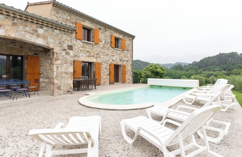 Chambonas House | Holiday Home 'Les Sources Gîte Les Pêchers' with Private Pool and Terrace