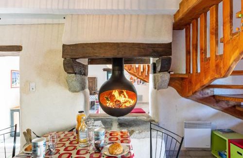 Elliant House | Holiday Home Les Trois Baudets by Interhome