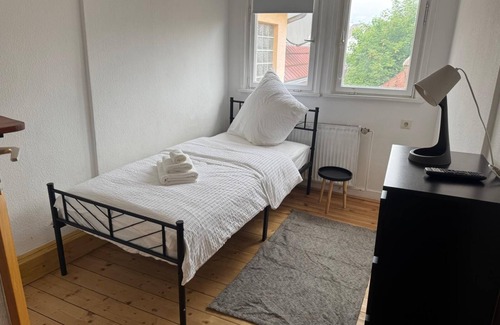 Pfullingen Apartment | Holiday Home 'M B Homes Pfullingen 1' with Wi-Fi