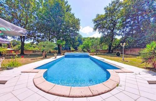 Saint-Pandelon House | Holiday Home Maison du Chêne Pointu by Interhome